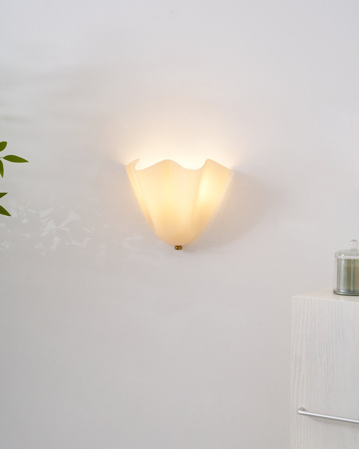 Petalia Wall Light — Sculptural Petal-Inspired Glass Wall Lighting with G9 Socket and Hardwired Installation (28 × 25 × 13 cm) | Sansoti
