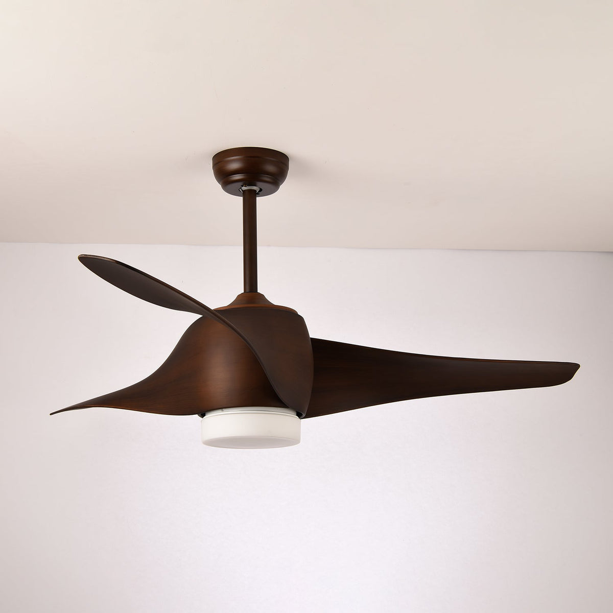 Deckenventilator mit Beleuchtung Umber – Ø132 cm Moderner Ventilator mit LED-Lampe | Sansoti