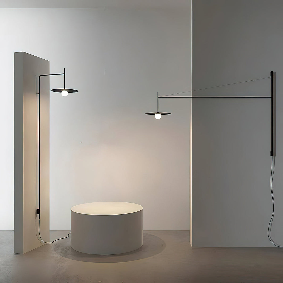 Verstelbare Wandlamp met Zwenkarm | Mondgeblazen Glazen Kap | Stekkermodel | Sansoti