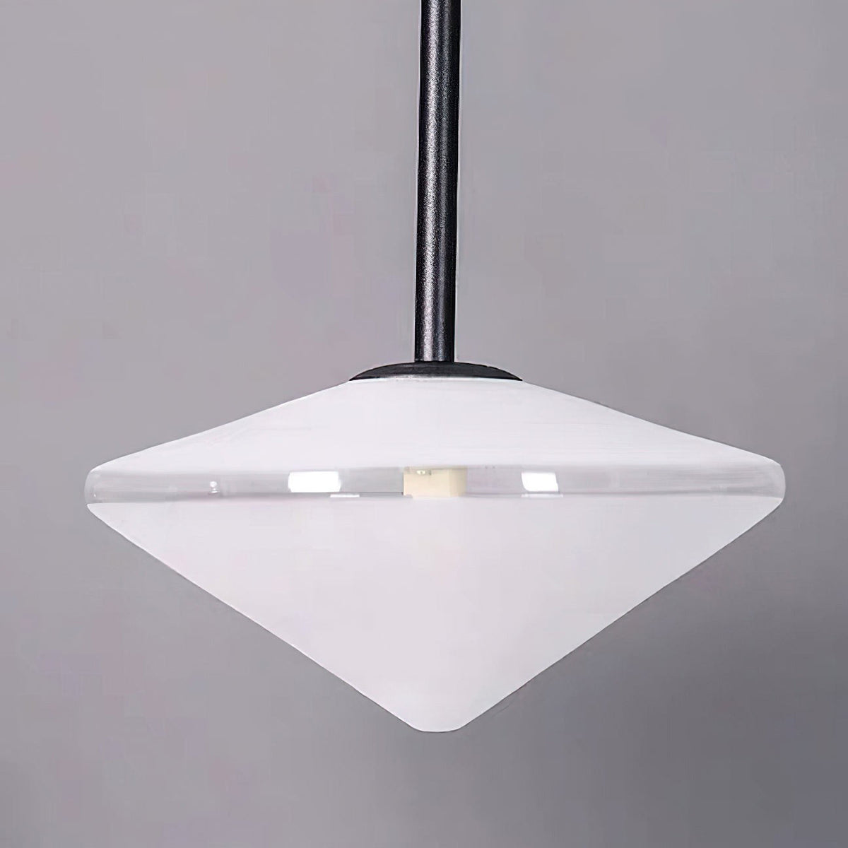 Verstelbare Wandlamp met Zwenkarm | Mondgeblazen Glazen Kap | Stekkermodel | Sansoti