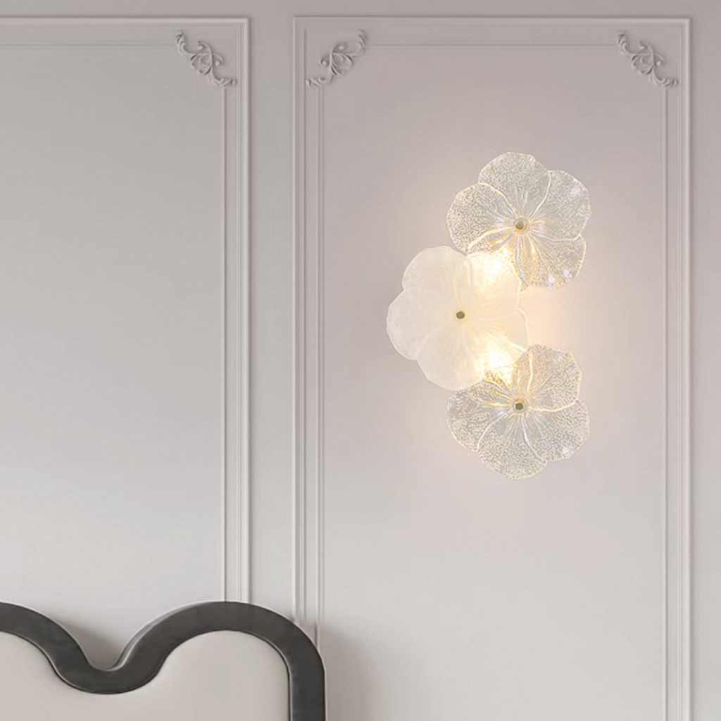 Dekorative gläserne Wandleuchte in Blumenform mit 3 Lichtstufen und LED-Beleuchtung für Schlafzimmer und Wohnzimmer | Sansoti