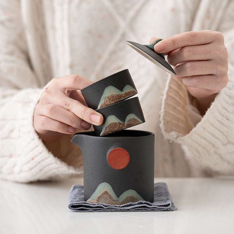 Juego de té de viaje japonés de cerámica con tetera, tazas y bolsa de viaje, diseño de paisaje de montaña, compacto | Sansoti