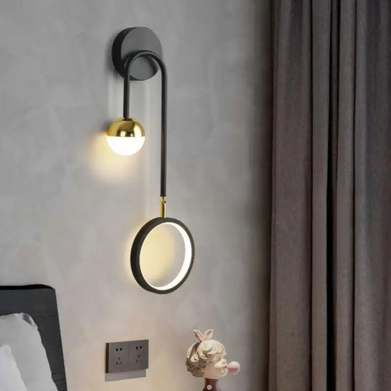 Aplique de pared escandinavo de aluminio negro, 48cm, LED regulable, diseño moderno | Sansoti