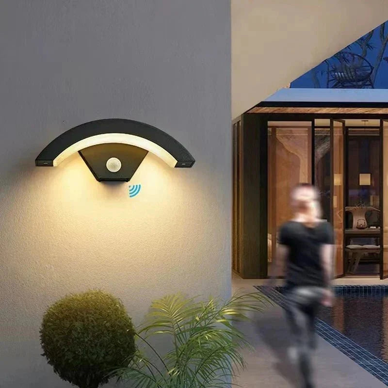 Curved LED Wall Light with Motion Sensor, Outdoor Lighting, Waterproof Aluminum IP65, Garden Lighting, 18W–30W | Sansoti