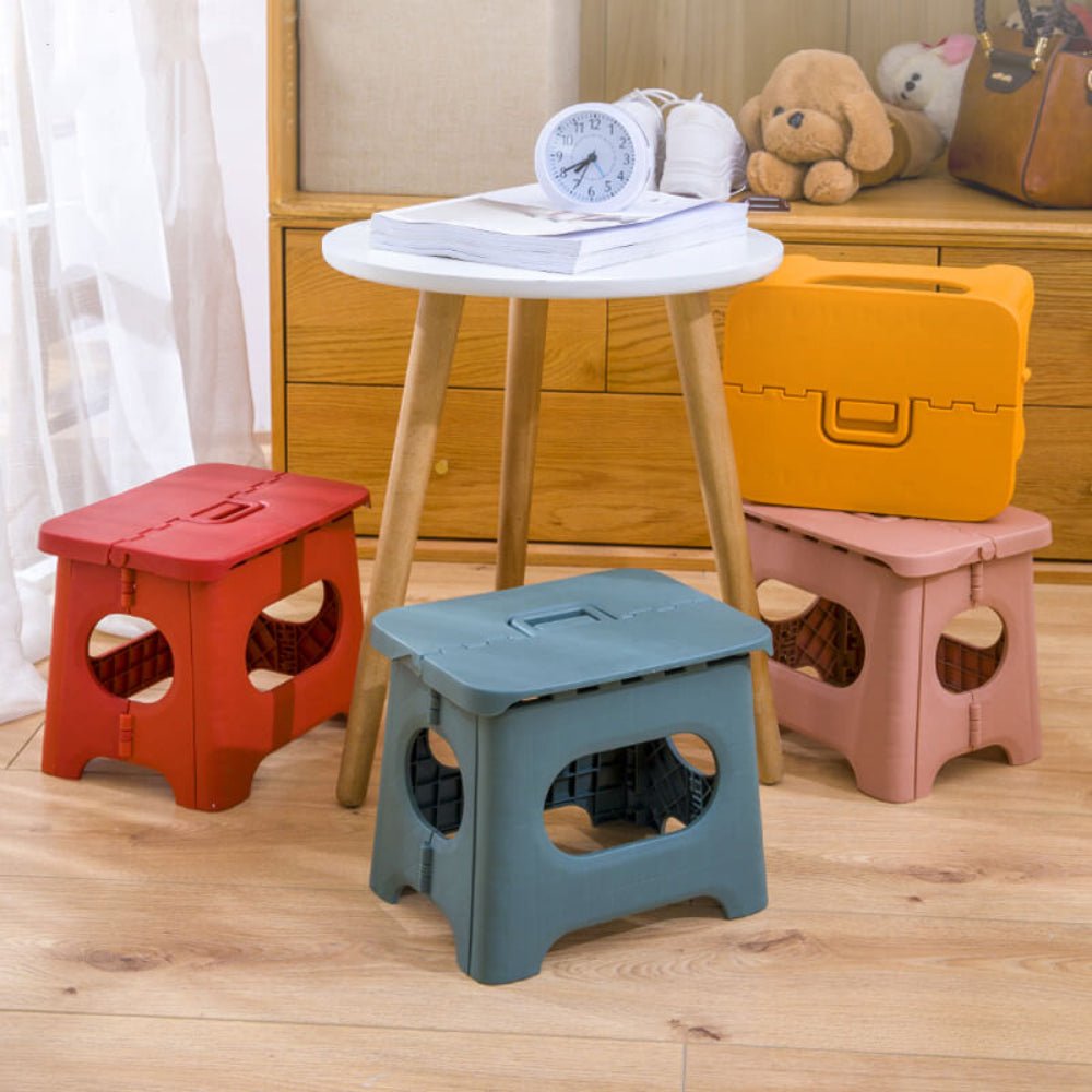 Compact folding steps for the kitchen and bathroom – safe plastic step stool for home use and maintenance tasks | Sansoti