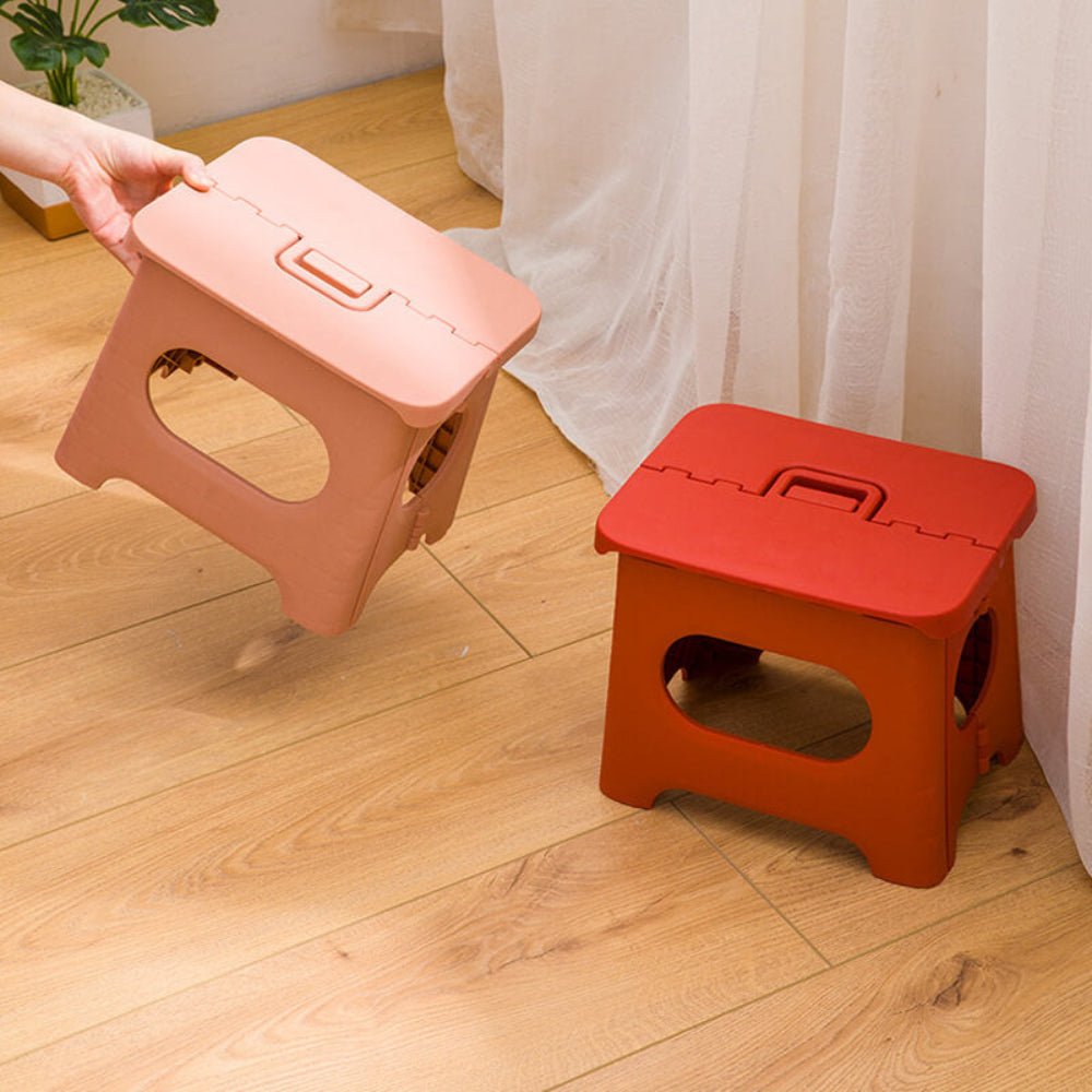 Compact folding steps for the kitchen and bathroom – safe plastic step stool for home use and maintenance tasks | Sansoti