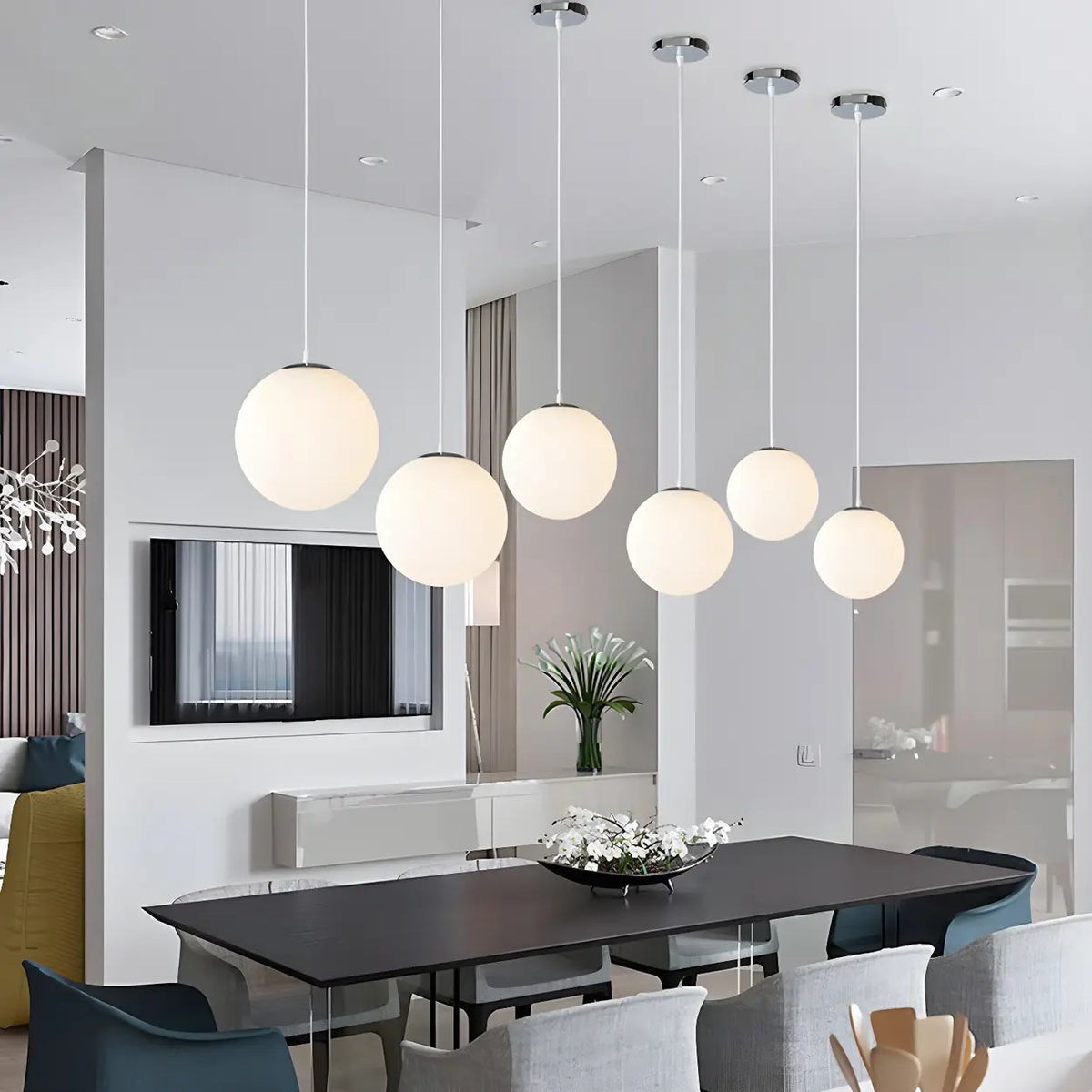 Moderne Witte Globe Hanglamp van Glas met Ronde Bolvorm in Diverse Maten voor Eetkamer en Woonkamer | Sansoti