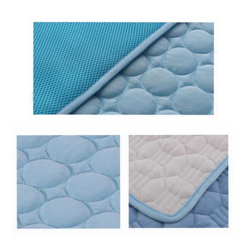 Cooling rest mat for pets, self-cooling ice fiber, 5 sizes, machine washable, travel-ready summer comfort | Sansoti