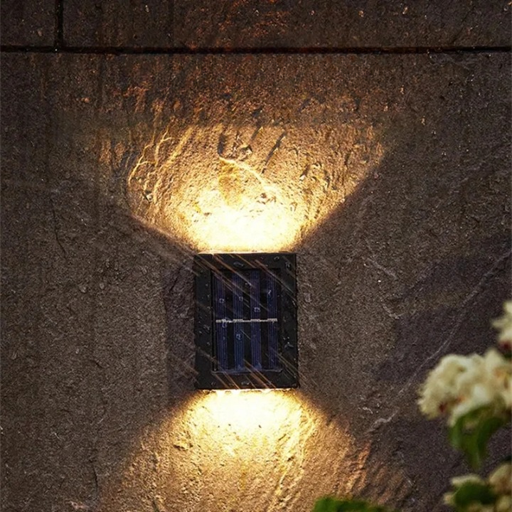 Solar-Außenwandleuchte mit warmweißem LED-Licht und IP44 Wasserdichtigkeit | Sansoti