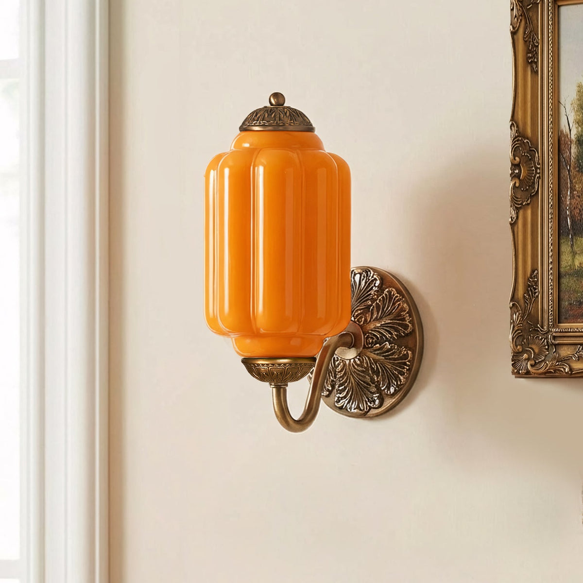 Vintage Wandleuchte mit Milchglas und geöltem Messing – Klassische Retro-Beleuchtung für Flur, Schlafzimmer, Wohnzimmer | Sansoti