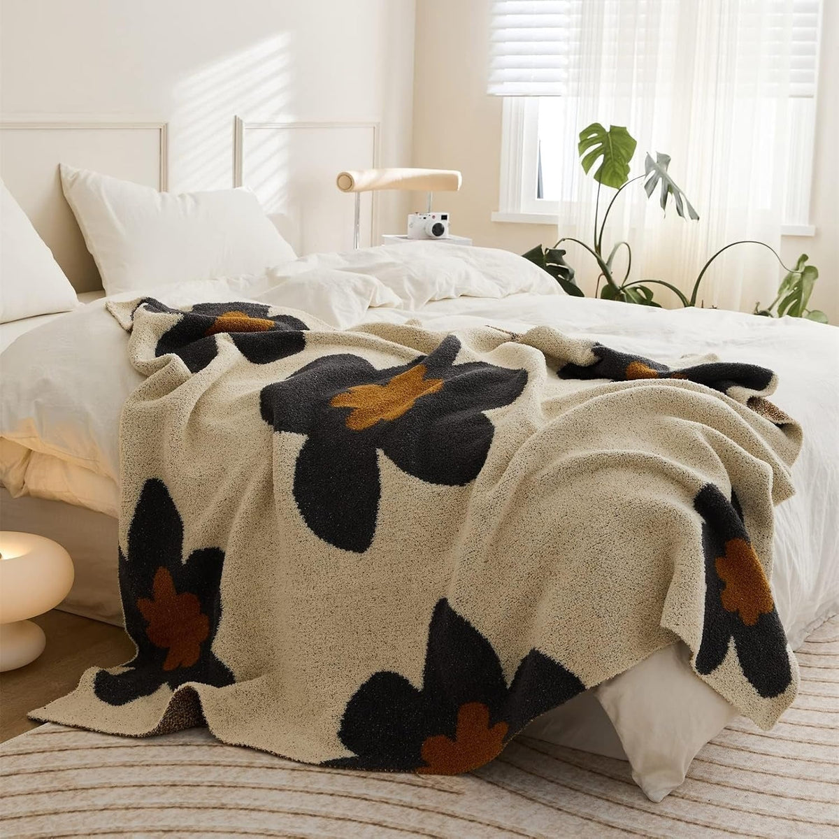 Gestrickte Decke mit Blumenmuster 120x150cm – Weiches skandinavisches Design für Sofa, Bett und Wohnzimmer | Sansoti