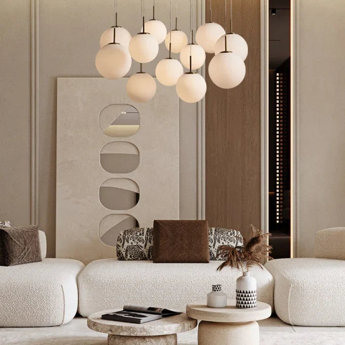 Moderner linearer Kronleuchter mit Glaskugeln und LED-Beleuchtung für Esszimmer und Wohnzimmer, Pendelleuchte über dem Esstisch | Sansoti