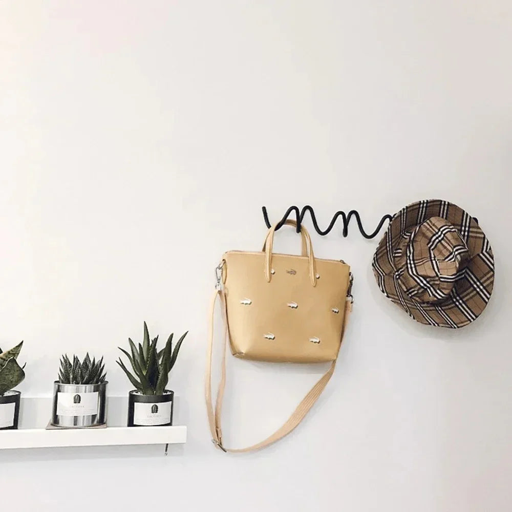 Perchero de pared de metal, diseño ondulado, con 3 o 5 ganchos, moderno | Sansoti