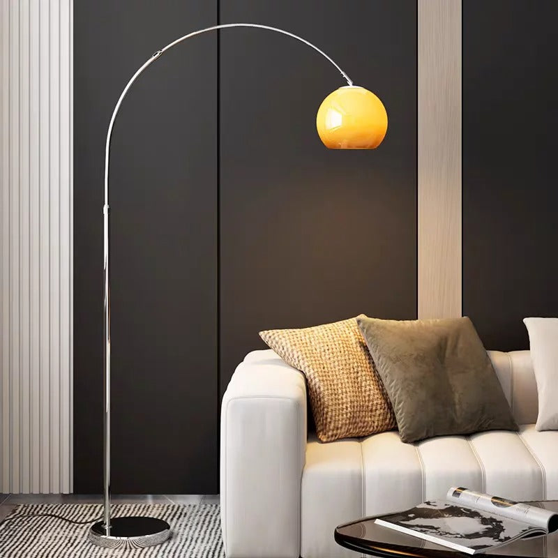 Minimalistische Stehlampe mit nach oben gerichtetem Licht - skulpturales Design mit sanftem Leuchten für den Wohnbereich | Sansoti