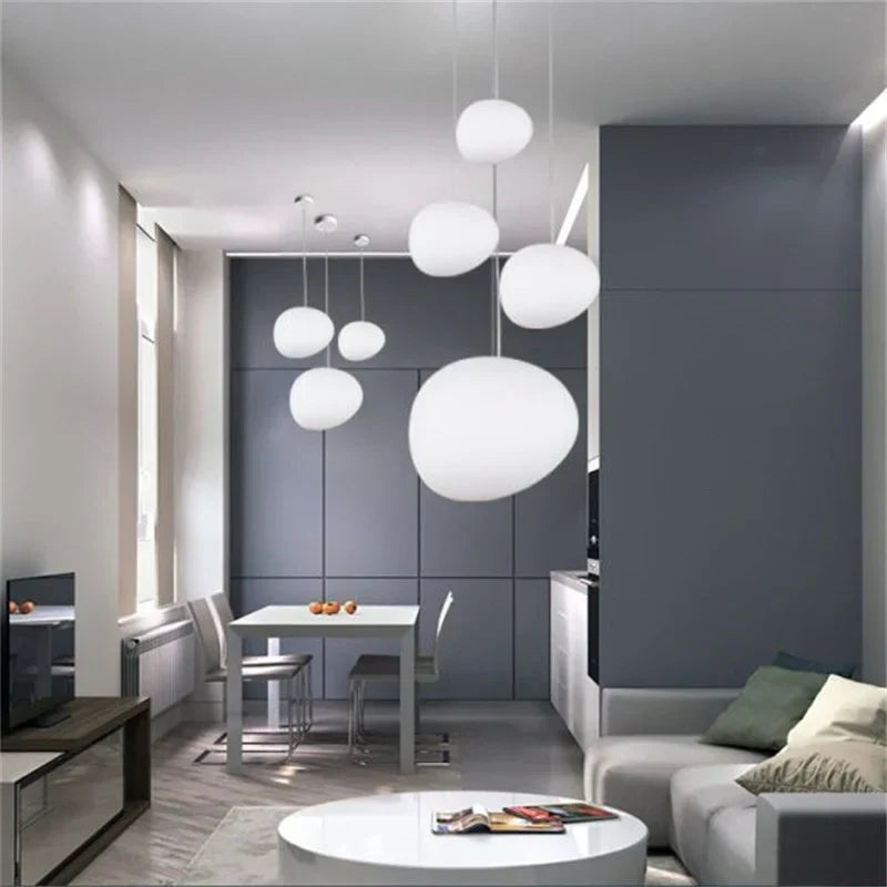 Lampa wisząca z ręcznie dmuchanego szkła, minimalistyczna, mlecznobiała, salon, jadalnia, E27, ciepłe białe światło | Sansoti