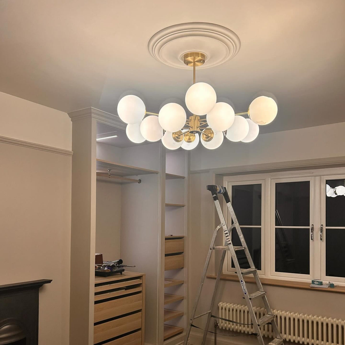 Modern two-tier Sputnik chandelier with 12 opal glass globes in brass finish – mid-century design pendant lamp 90 cm | Sansoti