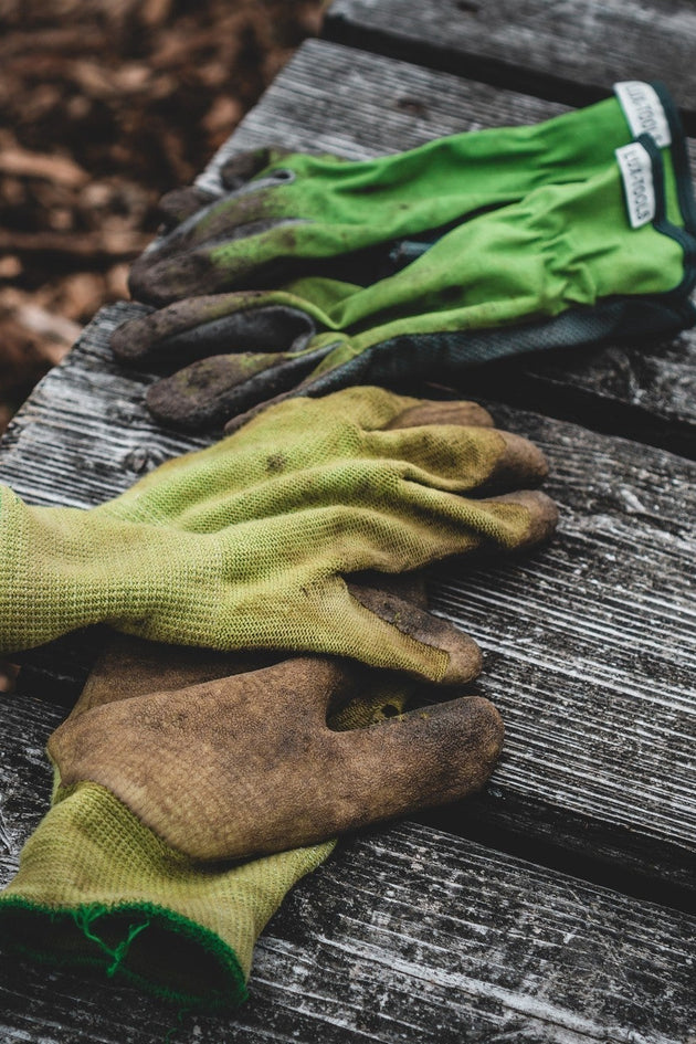 Milieuvriendelijke_onkruidbestrijding_Handschoenen