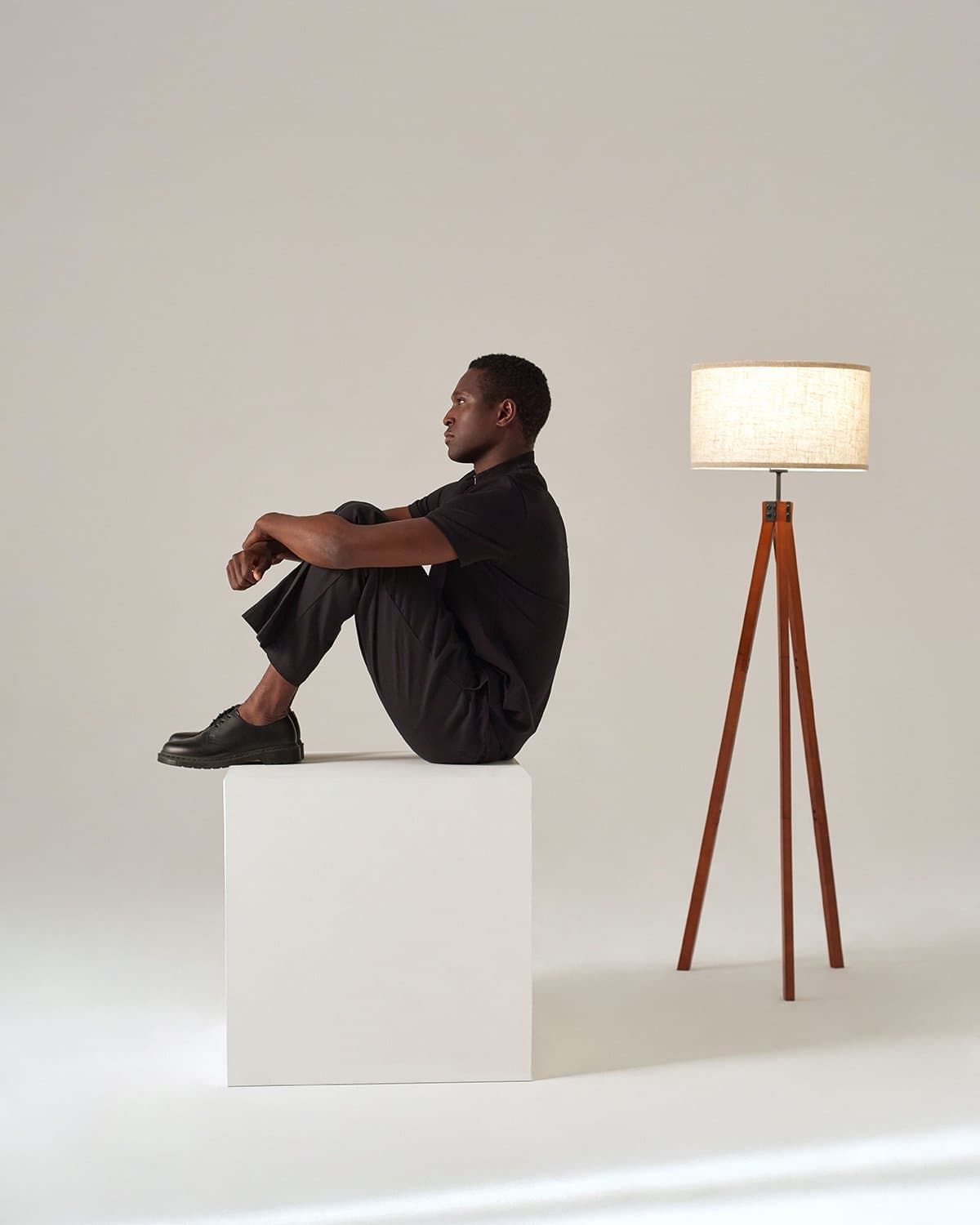 Floor Lamp Tripod Wooden Three-Legged 152cm With Fabric Shade LED | Sansoti