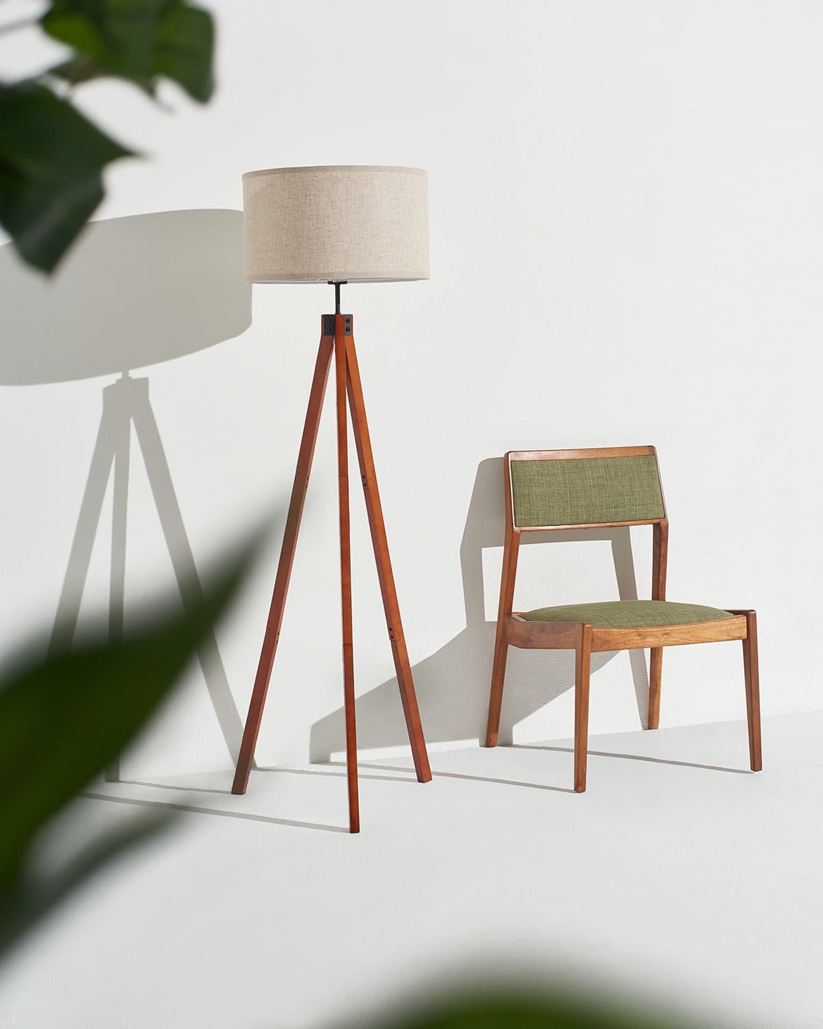 Floor Lamp Tripod Wooden Three-Legged 152cm With Fabric Shade LED | Sansoti