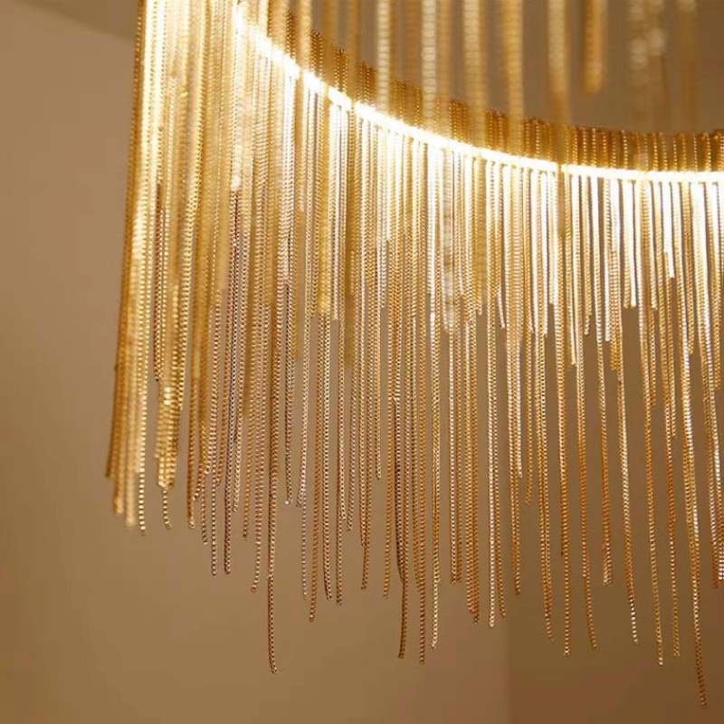 Pendelleuchte Kette mit LED-Tassel-Design aus Metall in Gold, Silber oder Roségold für Esszimmer, Wohnzimmer oder Schlafzimmer | Sansoti