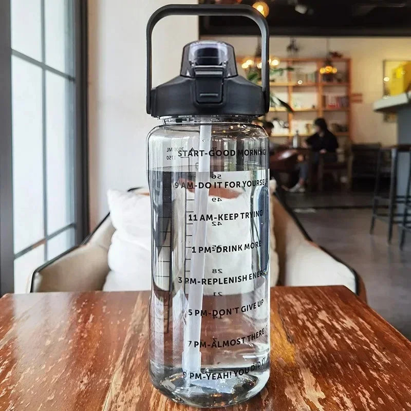 Drinkfles 2 Liter met Tijdmarkering en Rietje - BPA-vrije Sportbidon voor Dagelijkse Hydratatie en Sport | Sansoti