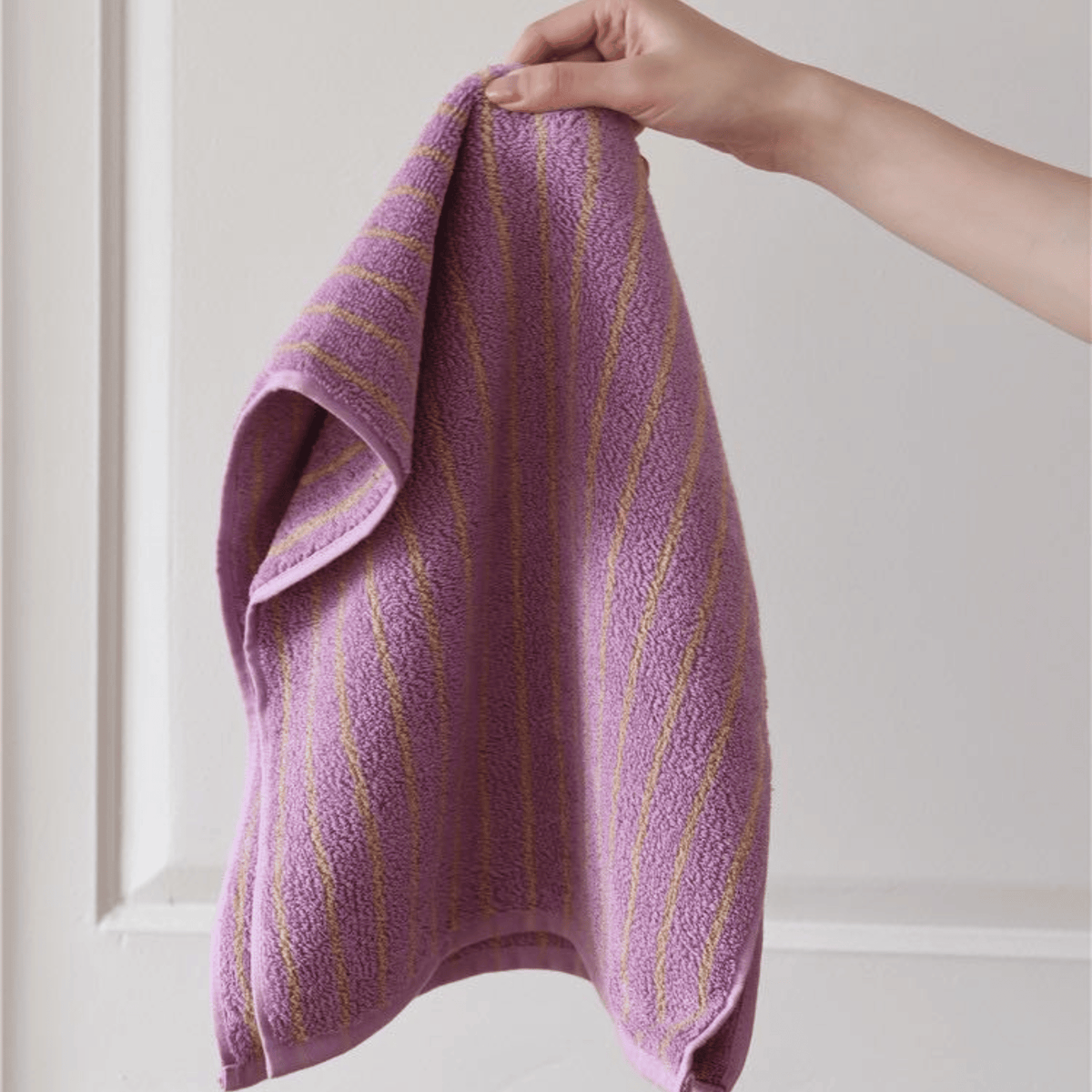 Baumwollhandtuch in Lavendel mit Streifen, 100 % gekämmte Baumwolle, Badezimmer, Gesichts- und Badetuch, Jacquard, weiche Handtücher | Sansoti
