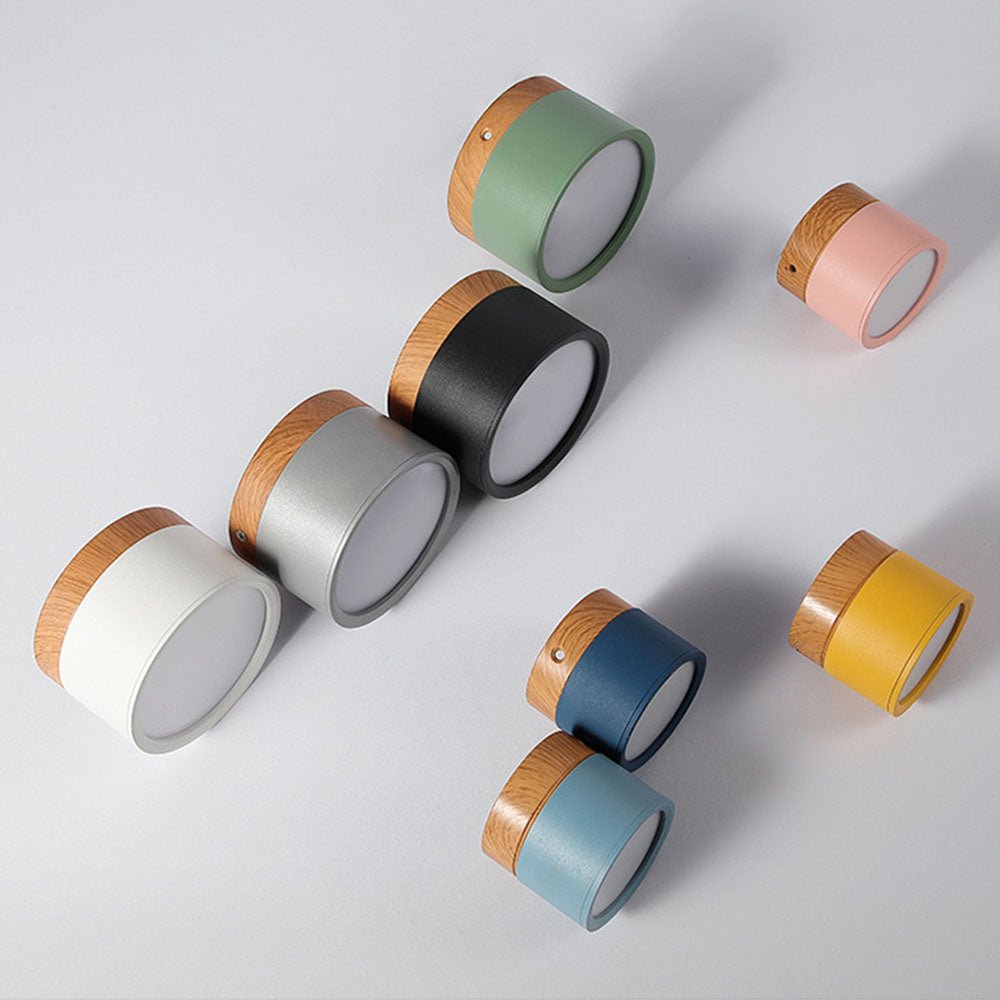 Plafonnier rond moderne en aluminium avec accents en bois et LED, éclairage scandinave pour entrée, salle à manger et salon | Sansoti