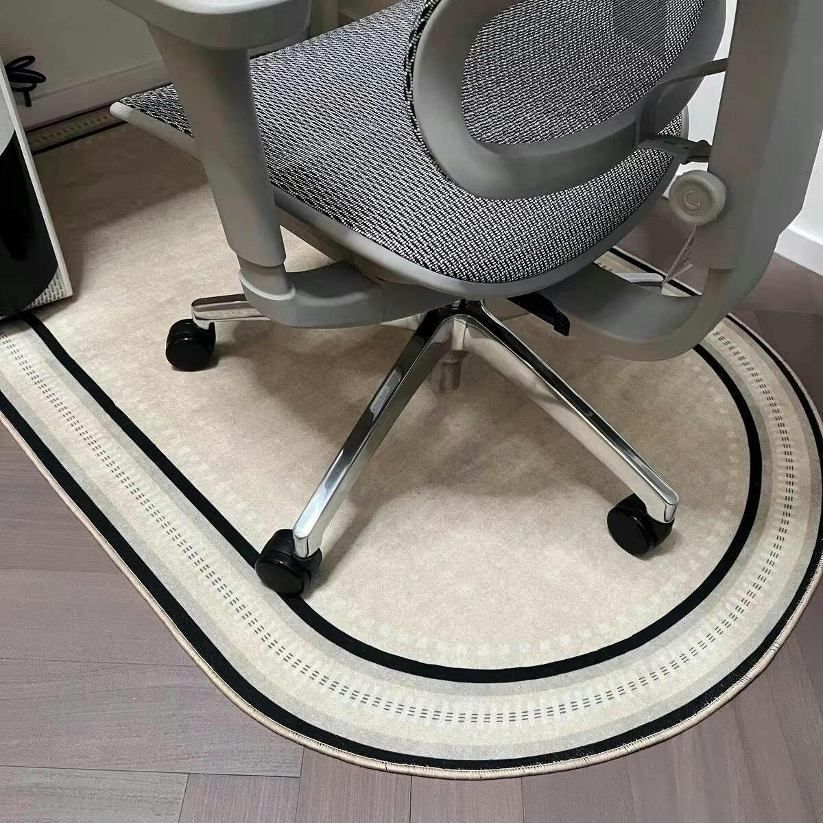 Desk chair mat with non-slip underside for floor protection | Sansoti