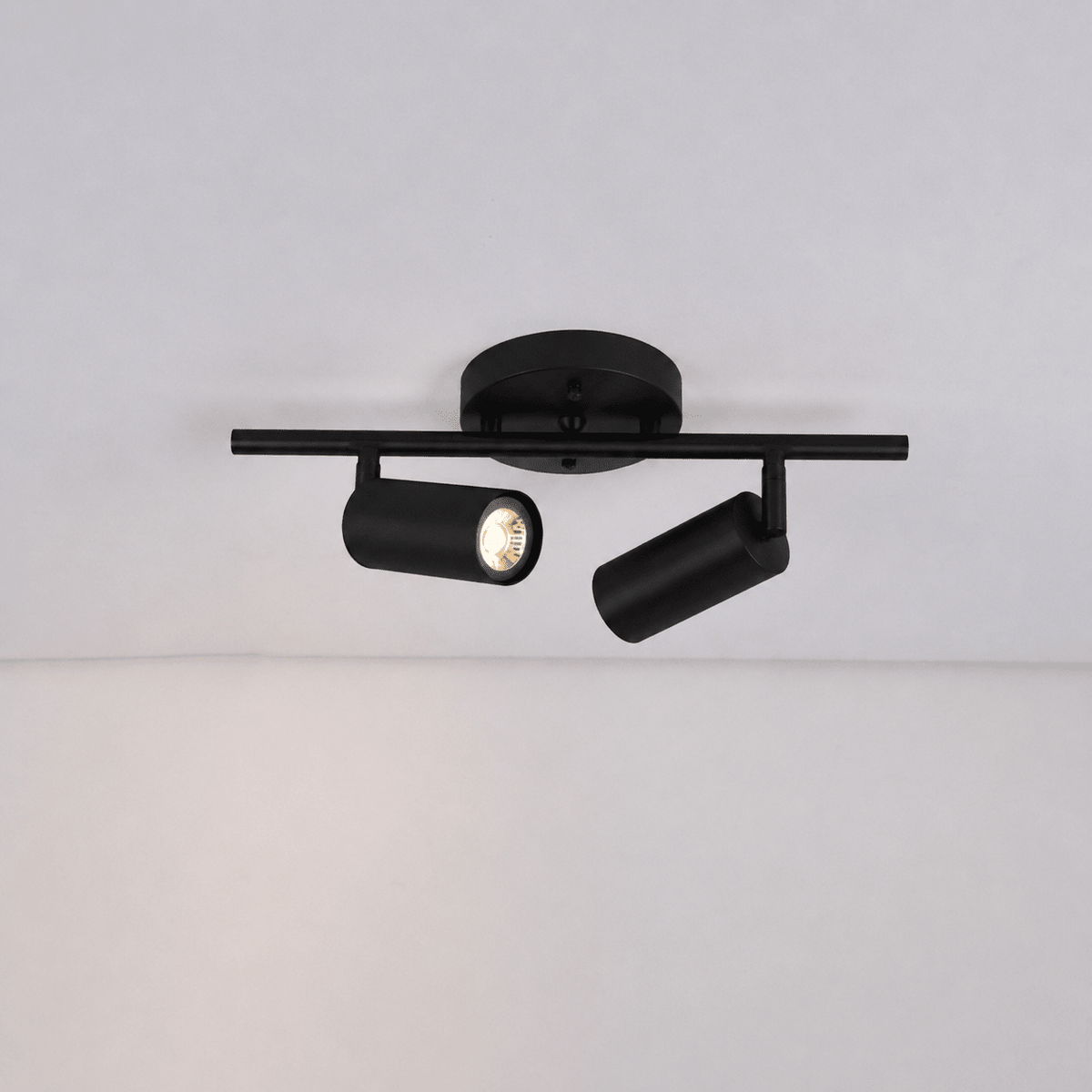 Adjustable wall lamp with brass or black finish – 2 to 4 light points | Sansoti