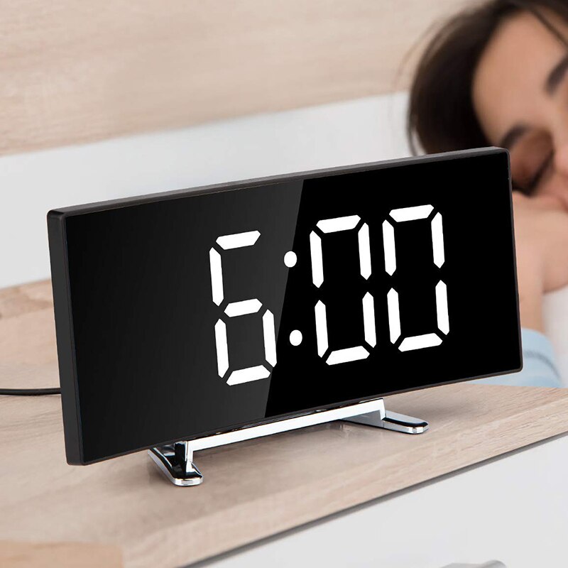 Digitale LED-Wecker mit gebogenem Display – Automatische Lichtsteuerung & großes Display | Sansoti