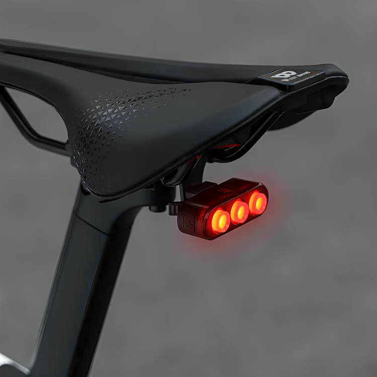 Intelligent Rear Bicycle Light with Motion Sensor and 6 LED Lighting Modes for Safe Bike Rides | Sansoti