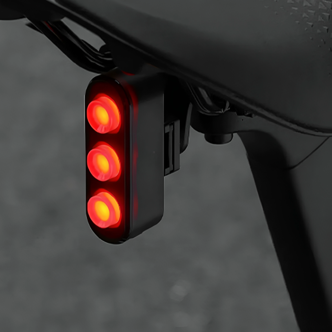 Intelligent Rear Bicycle Light with Motion Sensor and 6 LED Lighting Modes for Safe Bike Rides | Sansoti