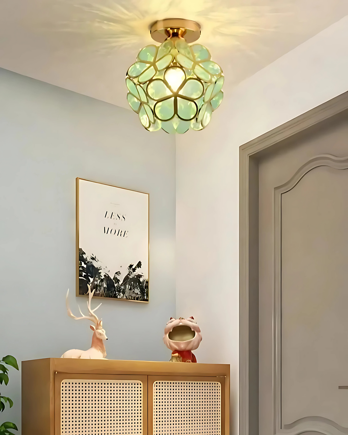 Moderne Deckenleuchte mit Blumenmotiv aus Acryl und goldfarbenem Eisen – luxuriöse LED-Designlampe 20 cm | Sansoti