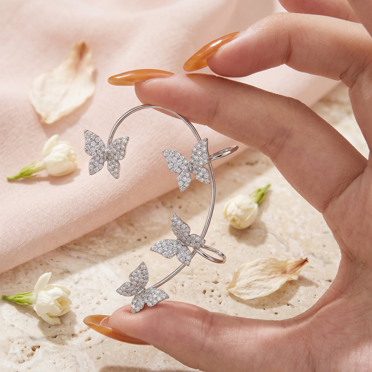 Boucles d’Oreilles à Clip Réglables – Bijoux Élégants Inspirés de Branches avec Détails Scintillants pour Femmes | Sansoti