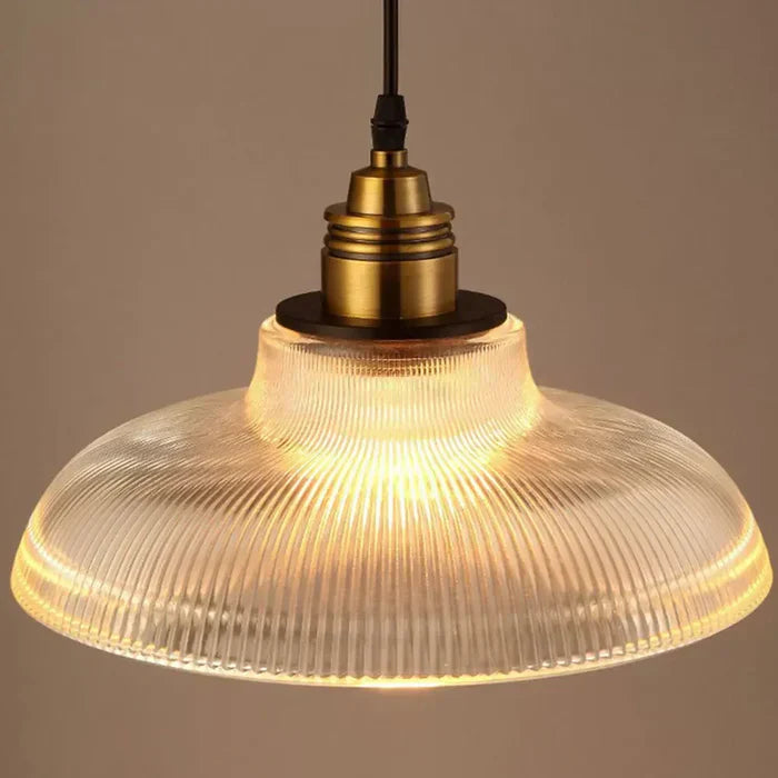 Szklana lampa wisząca z ryflowanym szkłem i ciepłym światłem do jadalni, salonu i kuchni | Sansoti