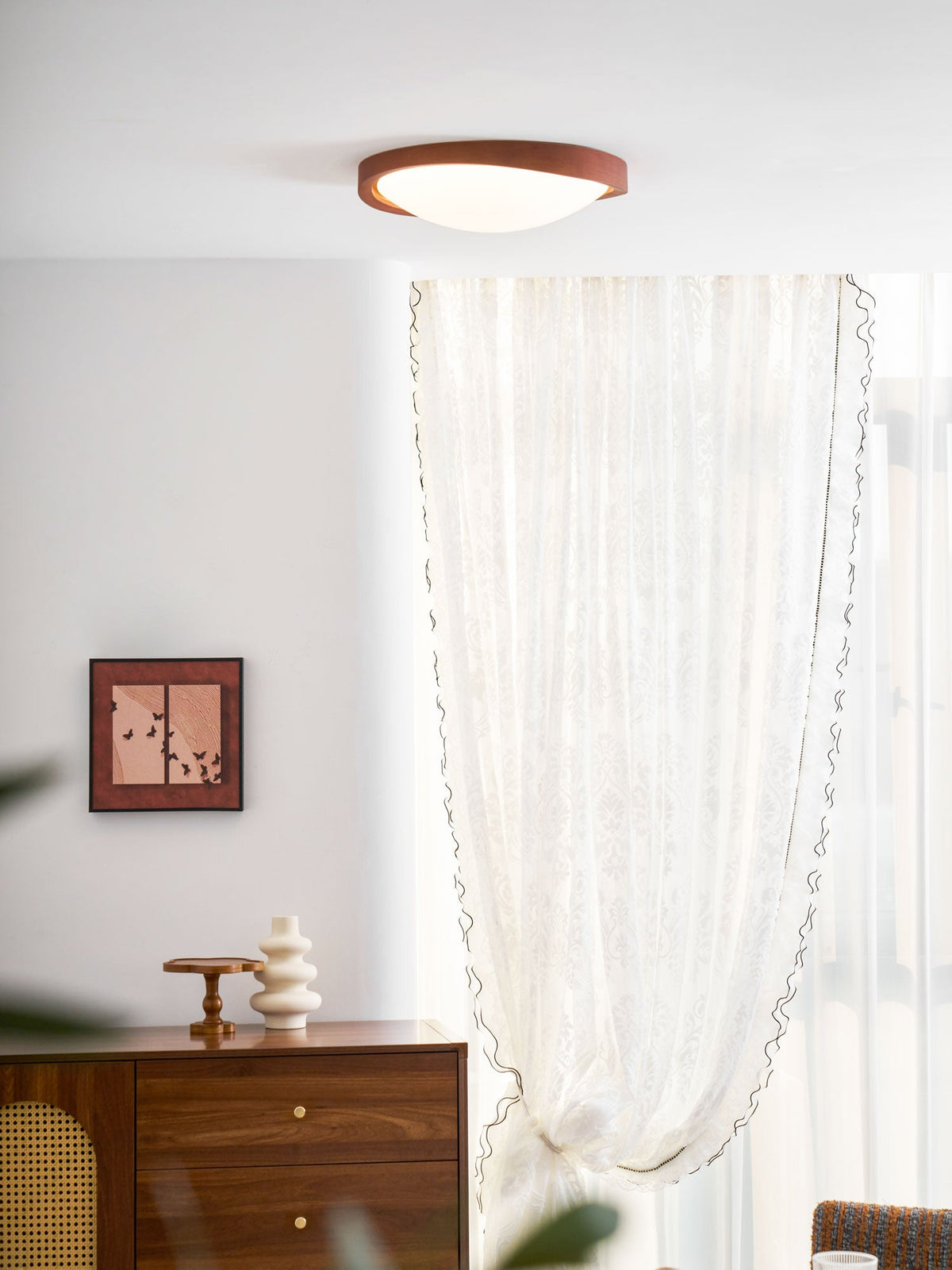 Wooden Ceiling Light with Curved Edge – Scandinavian Design with Walnut Finish & Warm Lighting for Living Room Bedroom | Sansoti