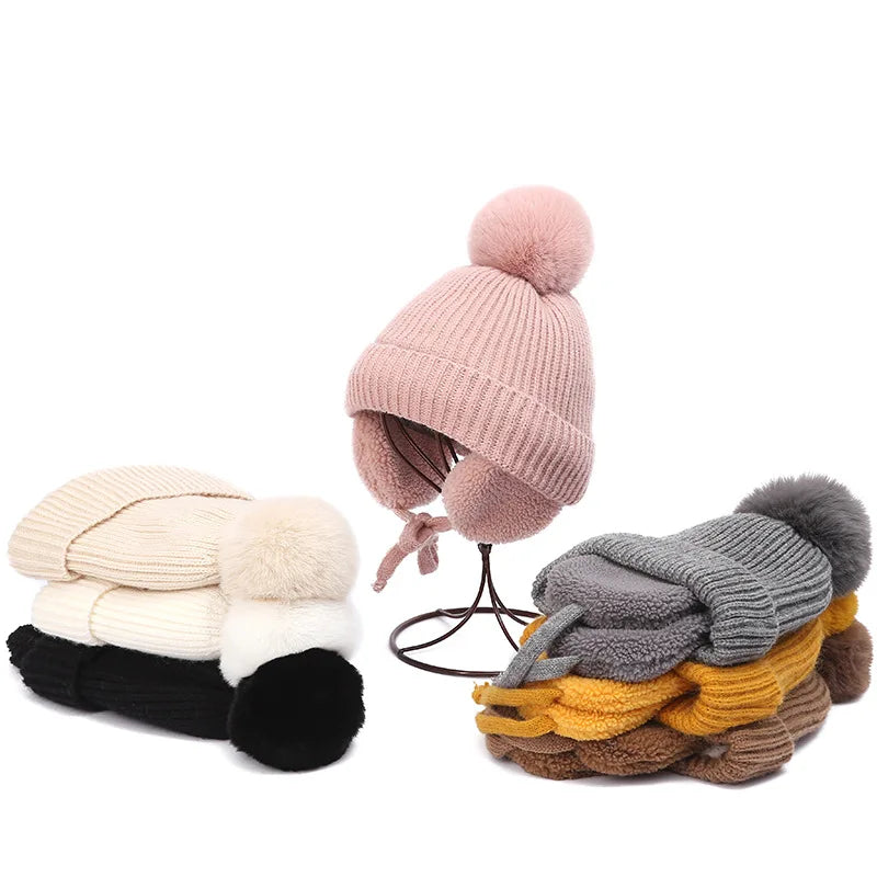 Gestrickte Kindermütze mit Ohrenklappen und Bommel, weichem Fleecefutter, warme Wintermütze für Jungen und Mädchen | Sansoti