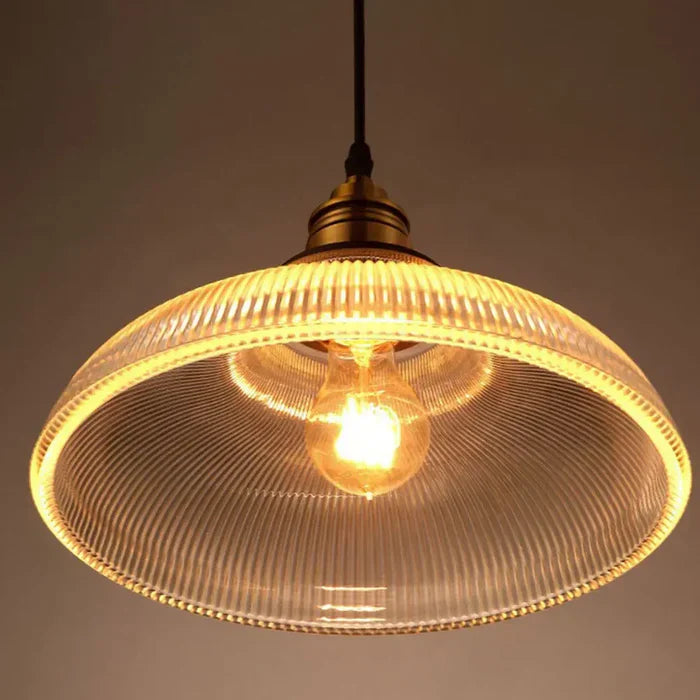 Szklana lampa wisząca z ryflowanym szkłem i ciepłym światłem do jadalni, salonu i kuchni | Sansoti