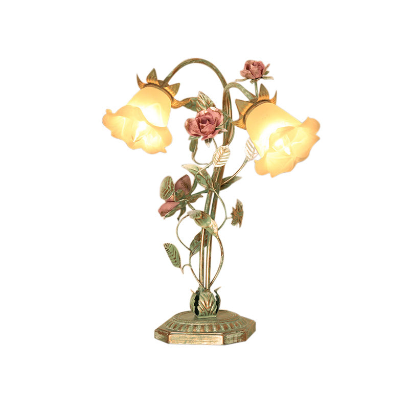 Lampe de chevet pastorale en métal avec décoration fleurie - verte - lampe vintage de table - 1 ou 2 points lumineux | Sansoti
