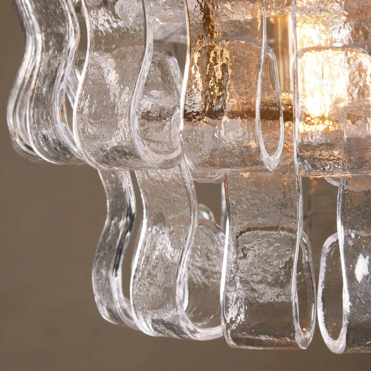 Glas-Pendelleuchte mit strukturiertem Muster, Messing oder Schwarz, E26, dimmbar, für Wohnzimmer, Esszimmer und Schlafzimmer | Sansoti