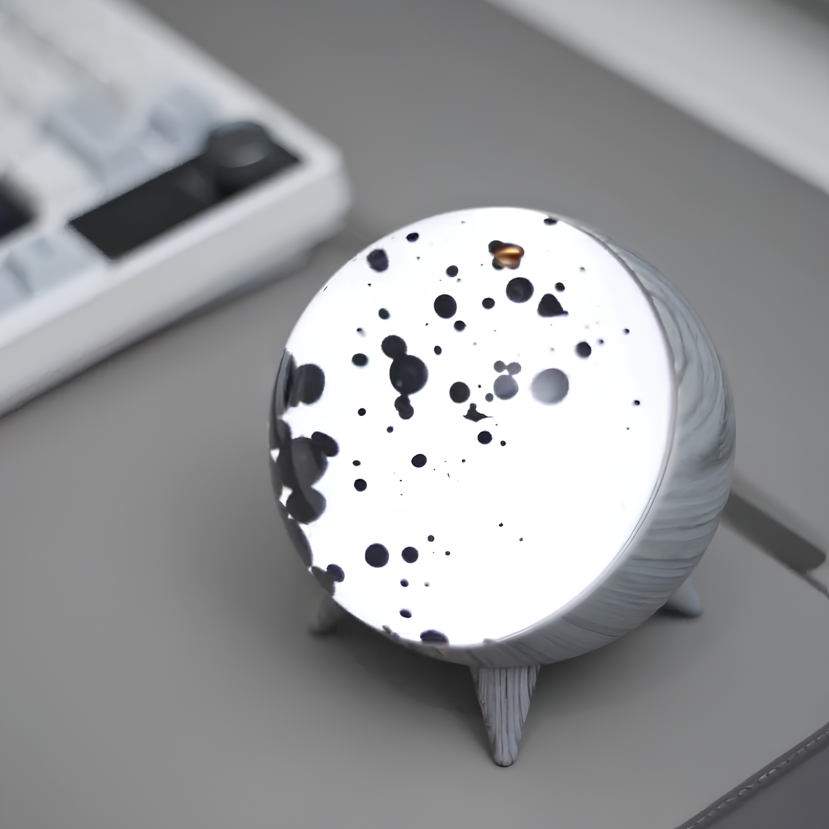 Ferrofluid Display Bluetooth Speaker ABS Glass 10.6 cm Music Visualizer Magnetic Fluid Desk Decoration Gift Tech Art Object | Sansoti
