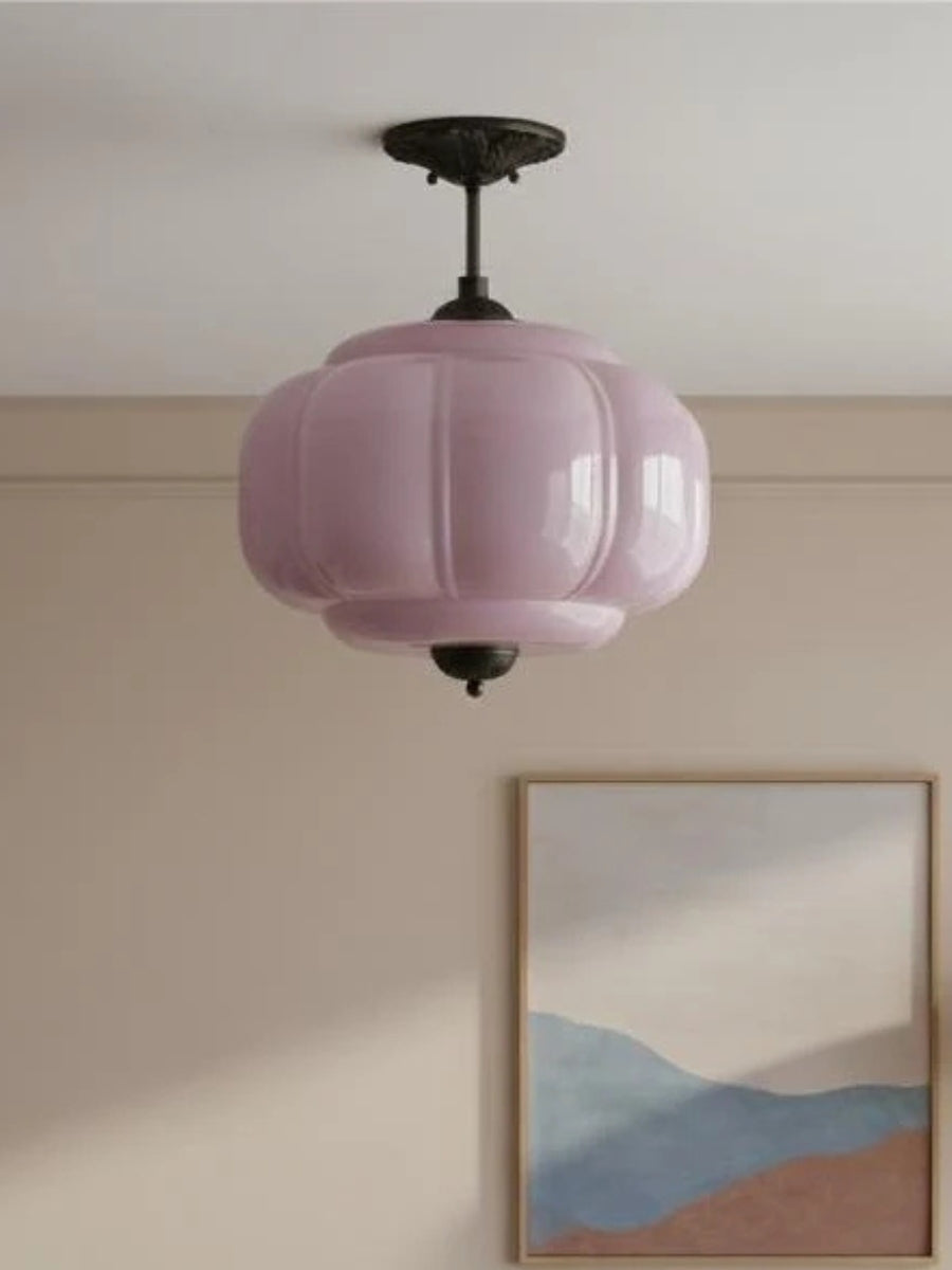 Plafonnier vintage en verre opalin bord sculpté blanc rose vert bleu verre mat clair suspension semi-encastrée laiton finition noire | Sansoti