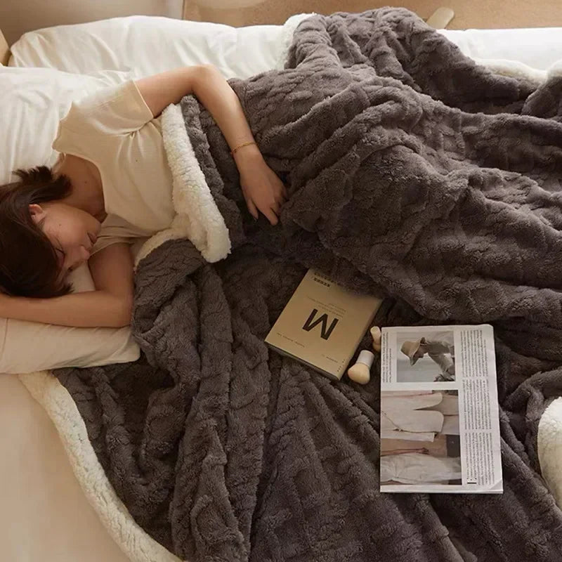 Weiche Fleece-Decke Dunkelbraun Grün Gelb Beige Blau Weiß Schwarz Leichtgewichtige Warme Kuscheldecke für Sofa und Bett Winterdecke für kalte Abende Schlafzimmer Wohnzimmer | Sansoti