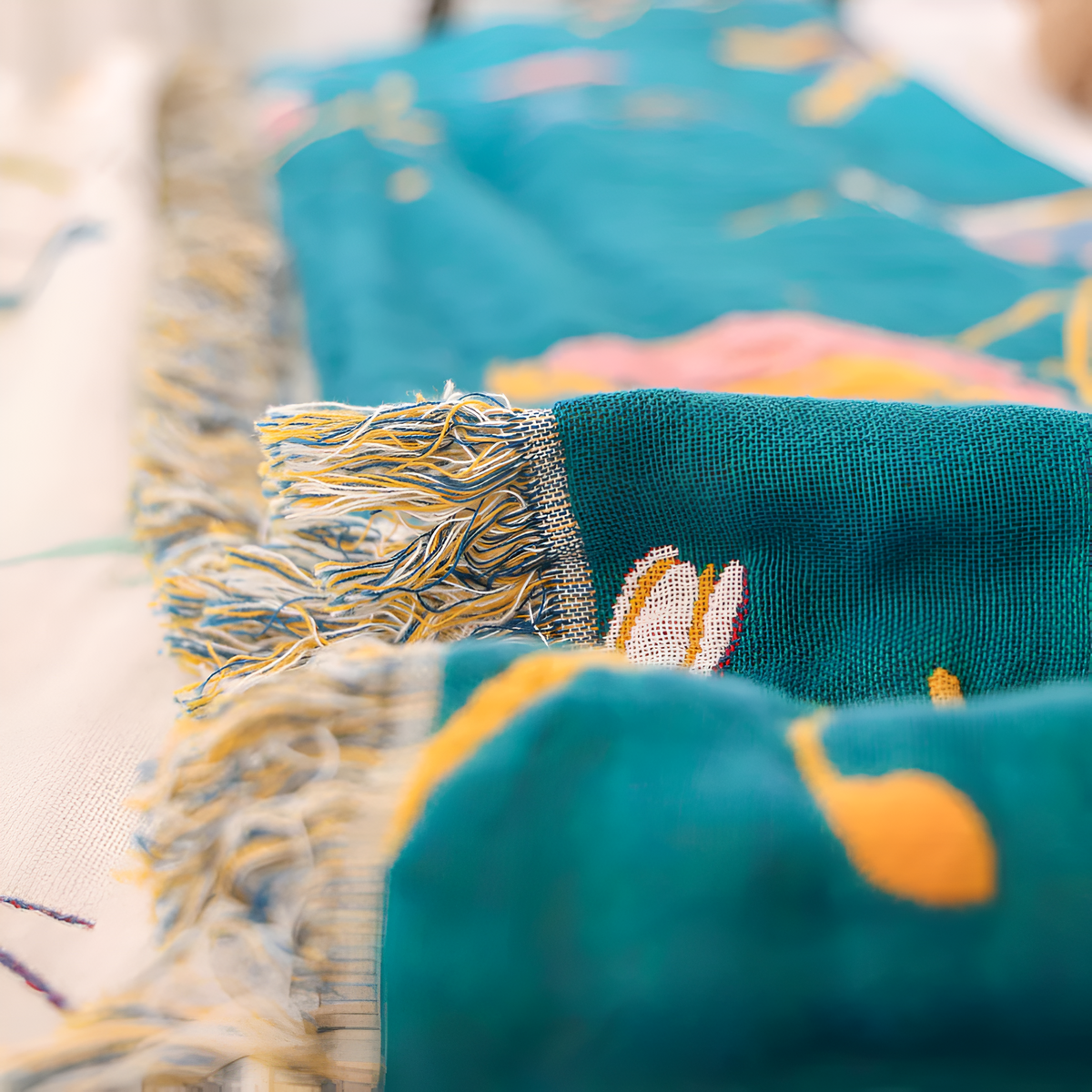 Cotton Plaid with Bird Motif and Tassels – Vintage Boho Style Blanket for Sofa, Bed, or Picnic | Sansoti