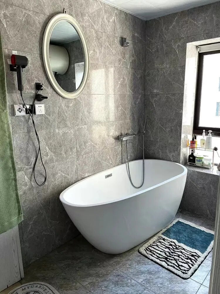 Luxury non-slip bath mat with abstract design for modern bathrooms | Sansoti