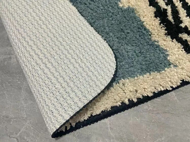 Luxury non-slip bath mat with abstract design for modern bathrooms | Sansoti