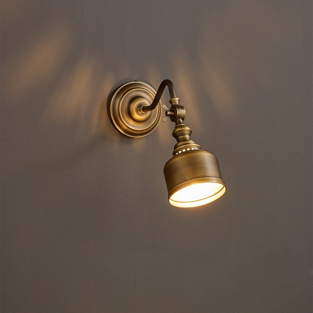 Adjustable Wall Lamp Reading Light Antique Brass Bronze Swan-Neck Style Bedroom Living Room Interior Lighting | Sansoti