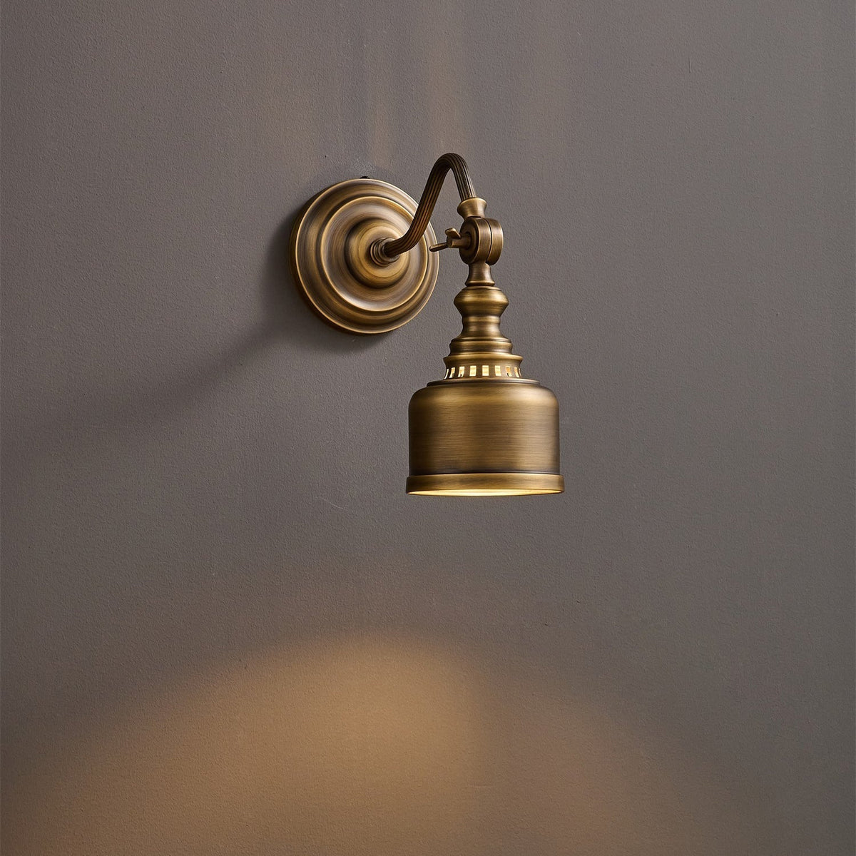 Adjustable Wall Lamp Reading Light Antique Brass Bronze Swan-Neck Style Bedroom Living Room Interior Lighting | Sansoti