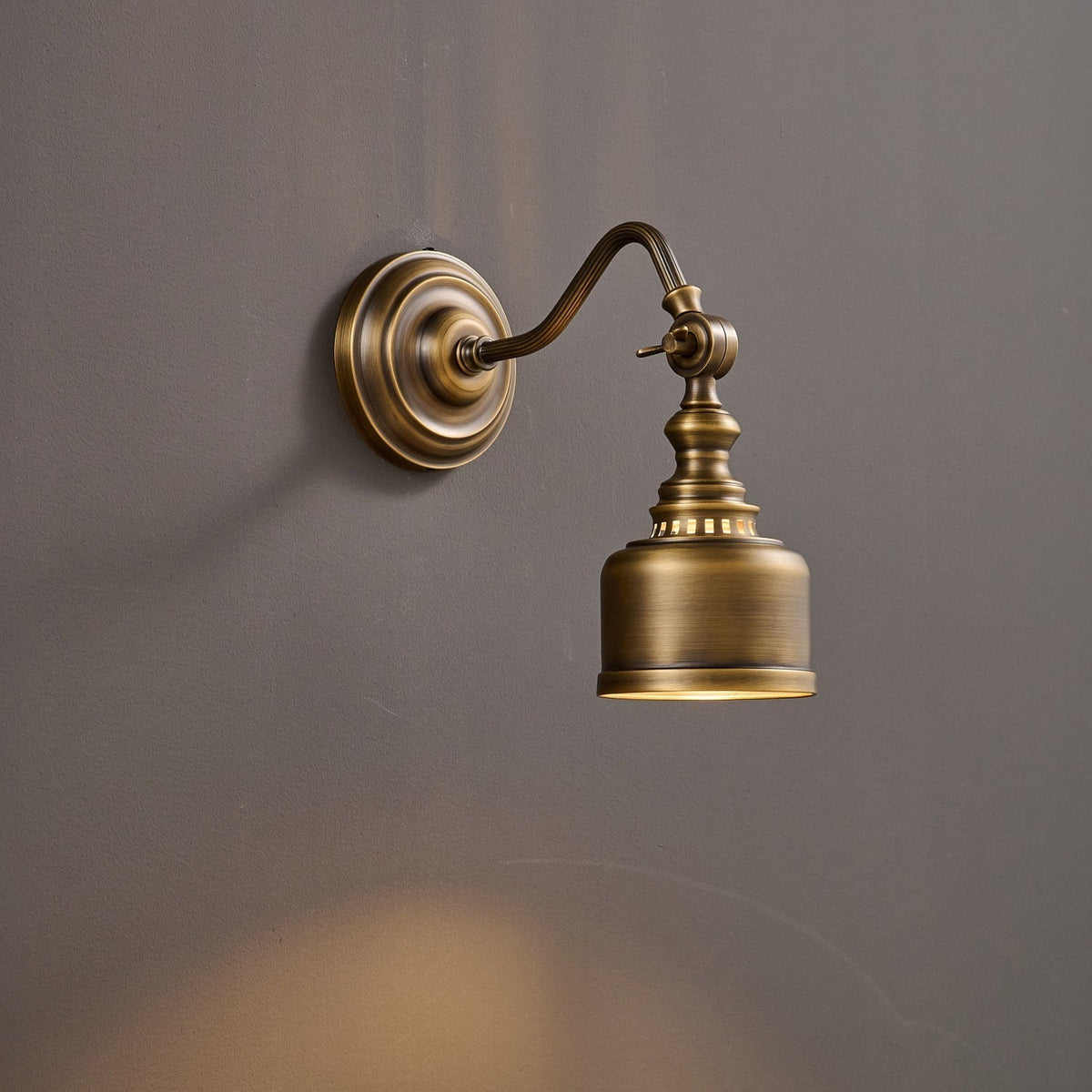 Adjustable Wall Lamp Reading Light Antique Brass Bronze Swan-Neck Style Bedroom Living Room Interior Lighting | Sansoti
