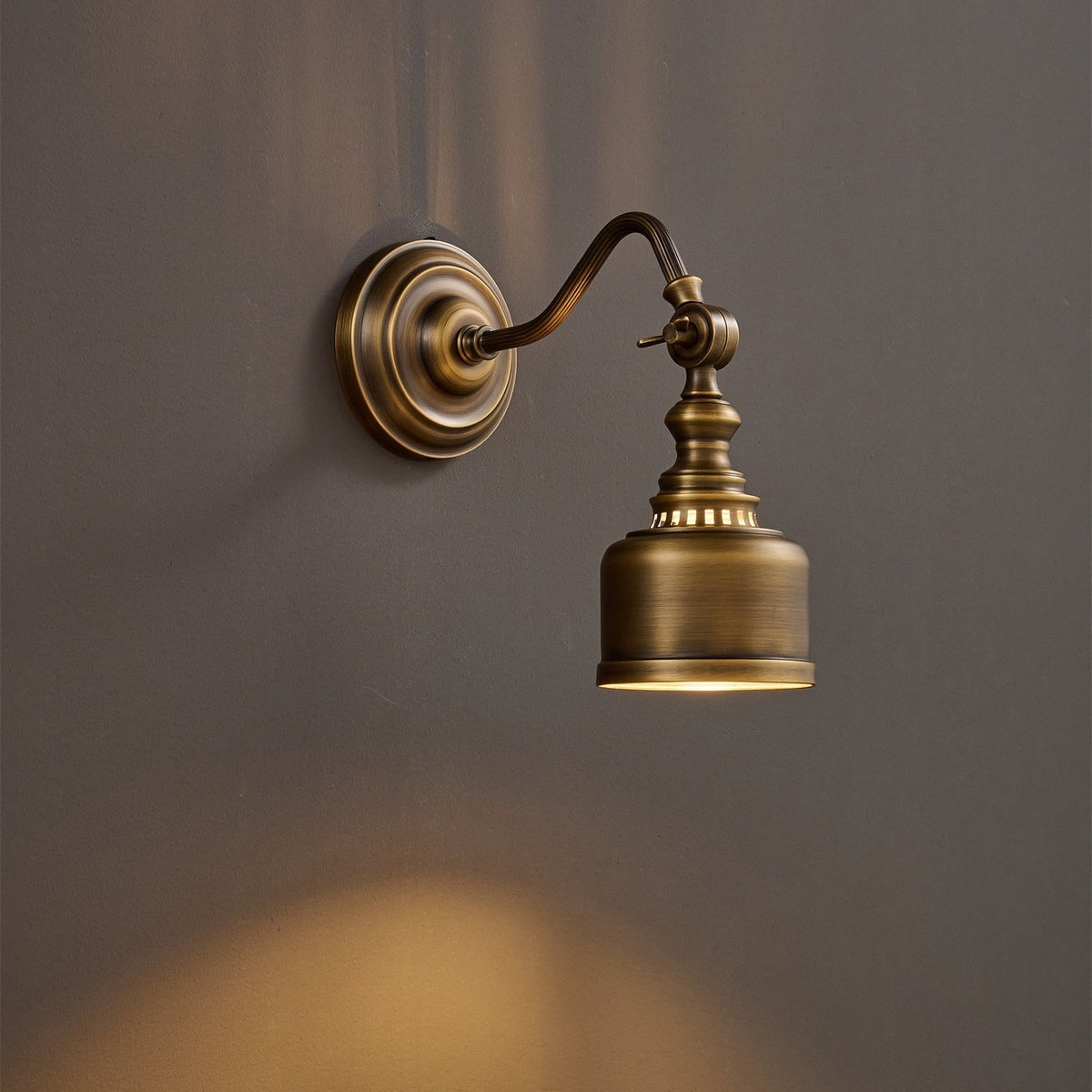 Adjustable Wall Lamp Reading Light Antique Brass Bronze Swan-Neck Style Bedroom Living Room Interior Lighting | Sansoti